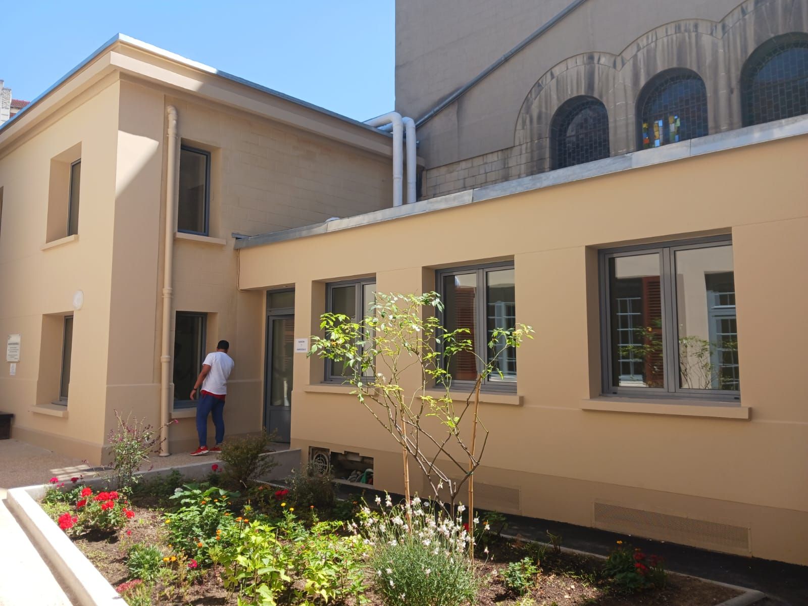 Monti est spécialisé dans le ravalement de façade. Découvrez nos travaux de rénovation d'édifices religieux en Ile-de-France