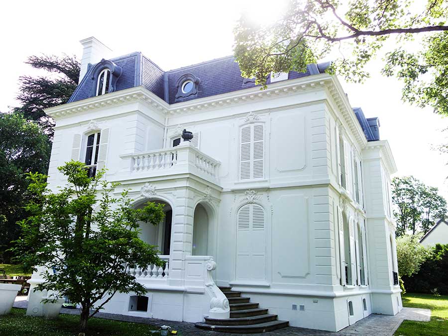 Spécialistes de la rénovation du patrimoine, nos experts vous accompagnent dans la rénovation de bâti ancien.