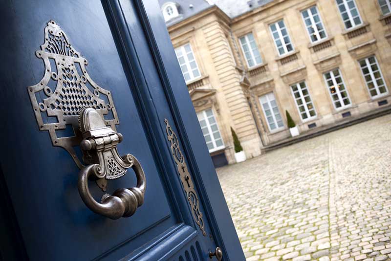 Monti est une société Qualibat RGE spécialisée dans la restauration du Patrimoine et des Monuments Historiques. 