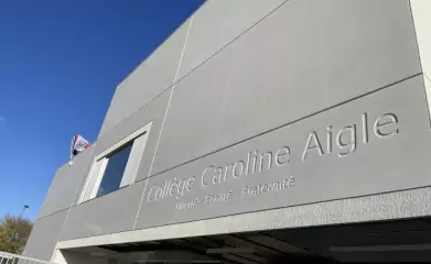 Collège Caroline Aigle Cergy image 3