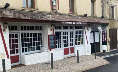 Ravalement de façade du Bistrot du théâtre à Jouy-le-Moutier image 3