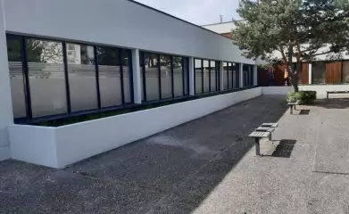 Ravalement façade APAJH ESAT Cergy image 2